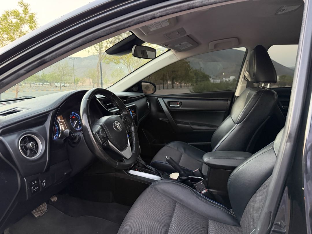 Car Image 2019 TOYOTA COROLLA SE
