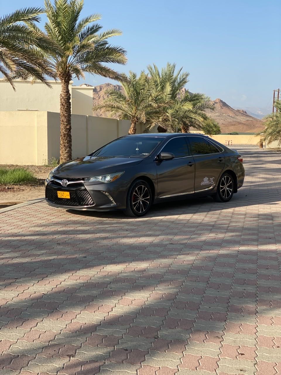 Car Image 2016 TOYOTA CAMRY LE