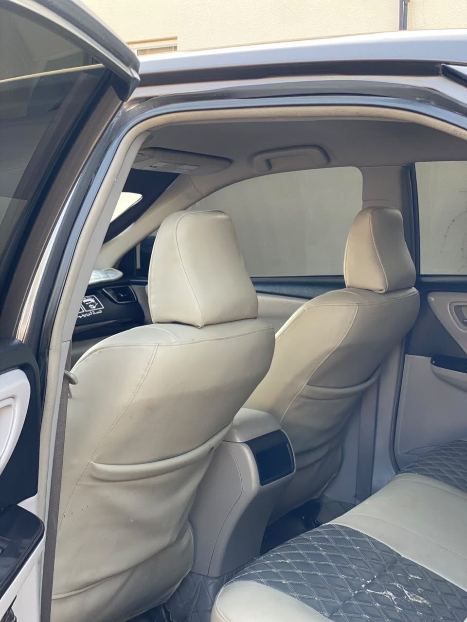 Car Image 2016 TOYOTA CAMRY LE