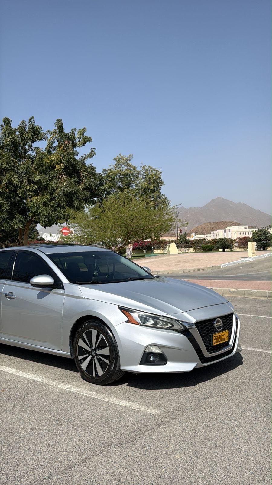 Car Image 2019 NISSAN ALTIMA SL