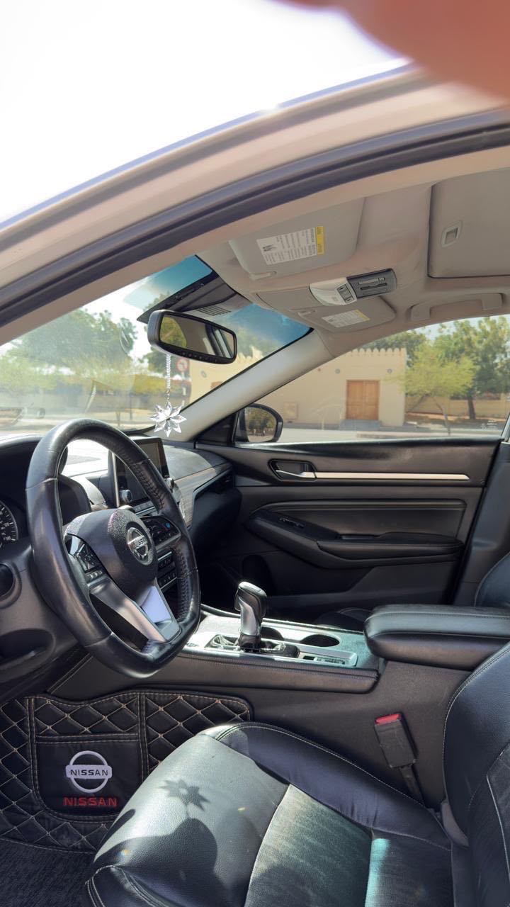 Car Image 2019 NISSAN ALTIMA SL