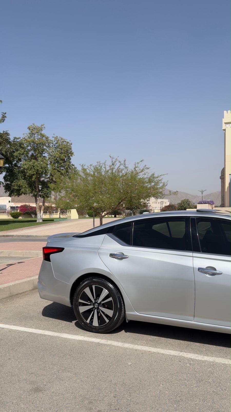 Car Image 2019 NISSAN ALTIMA SL