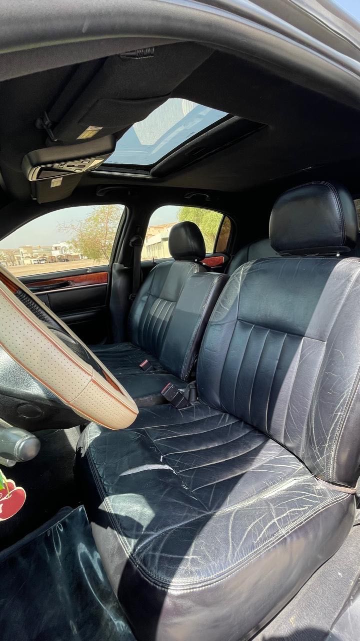 Car Image 2008 LINCOLN TOWN CAR Signature L