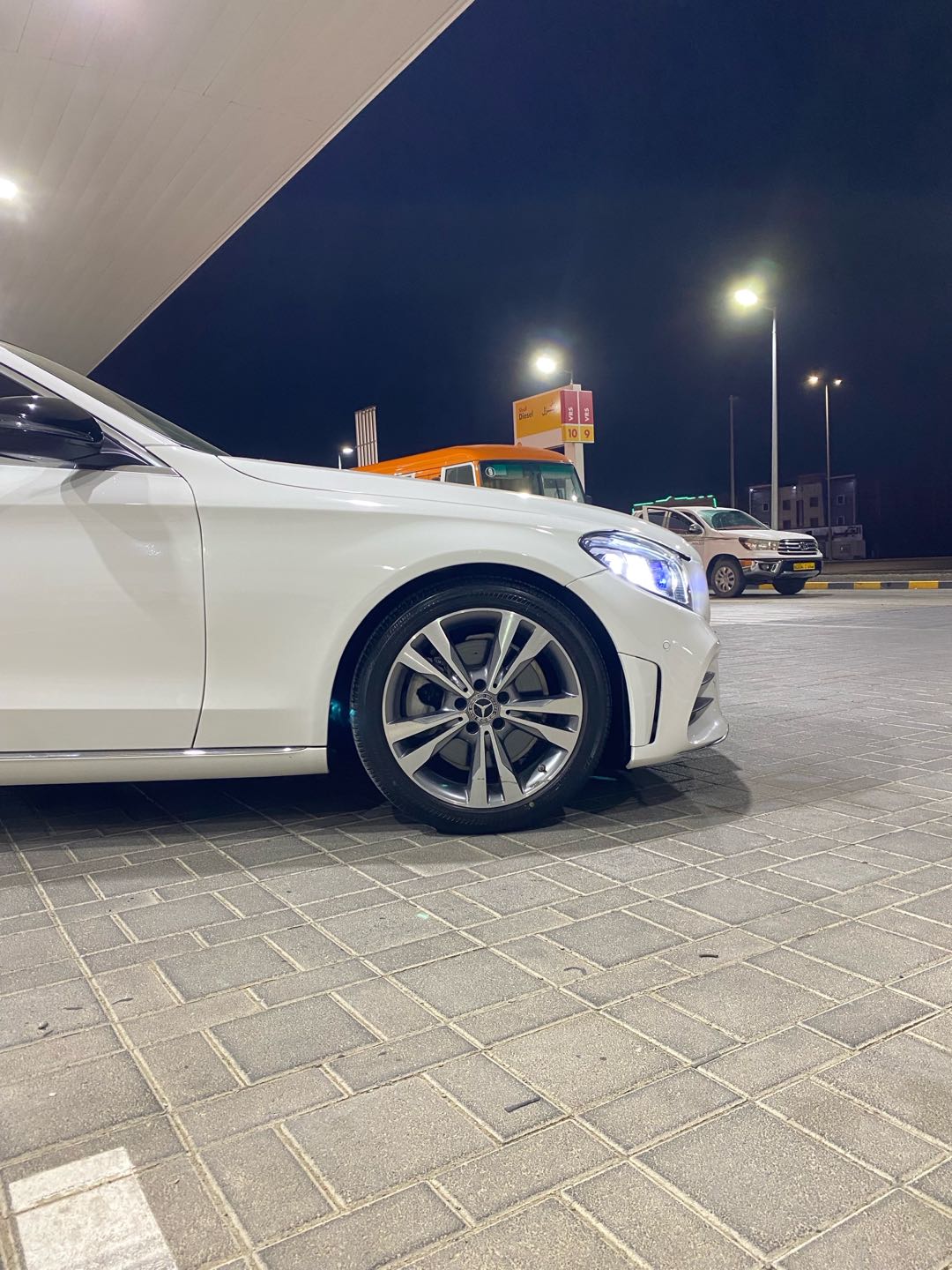 Car Image 2018 MERCEDES C Class 300