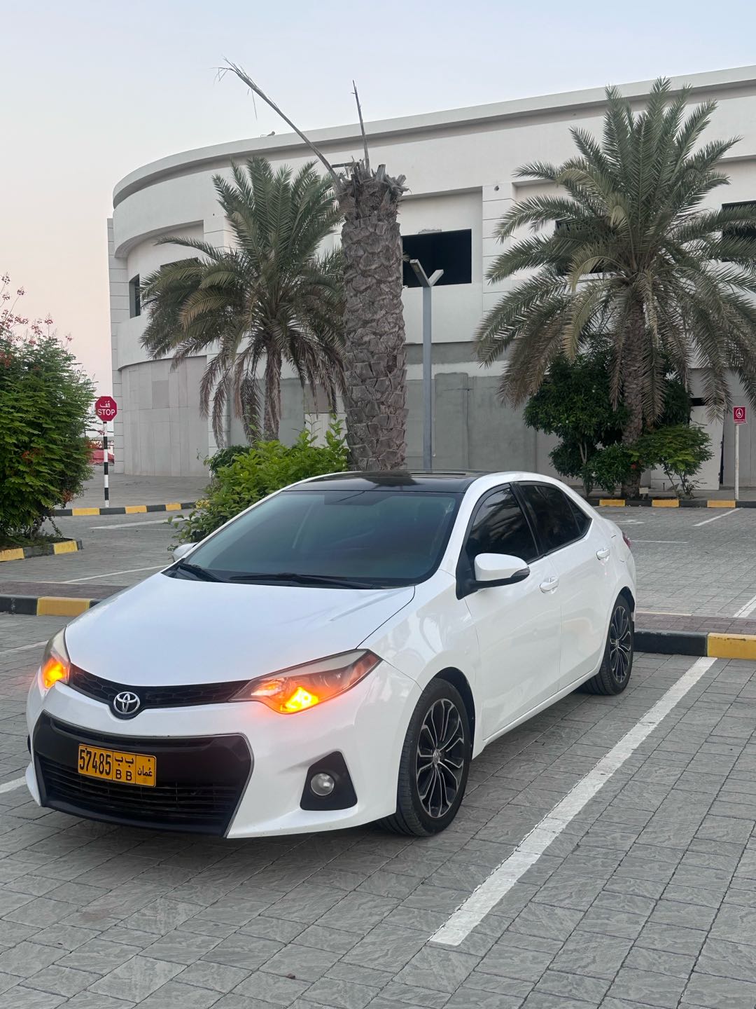 Car Image 2014 TOYOTA COROLLA S