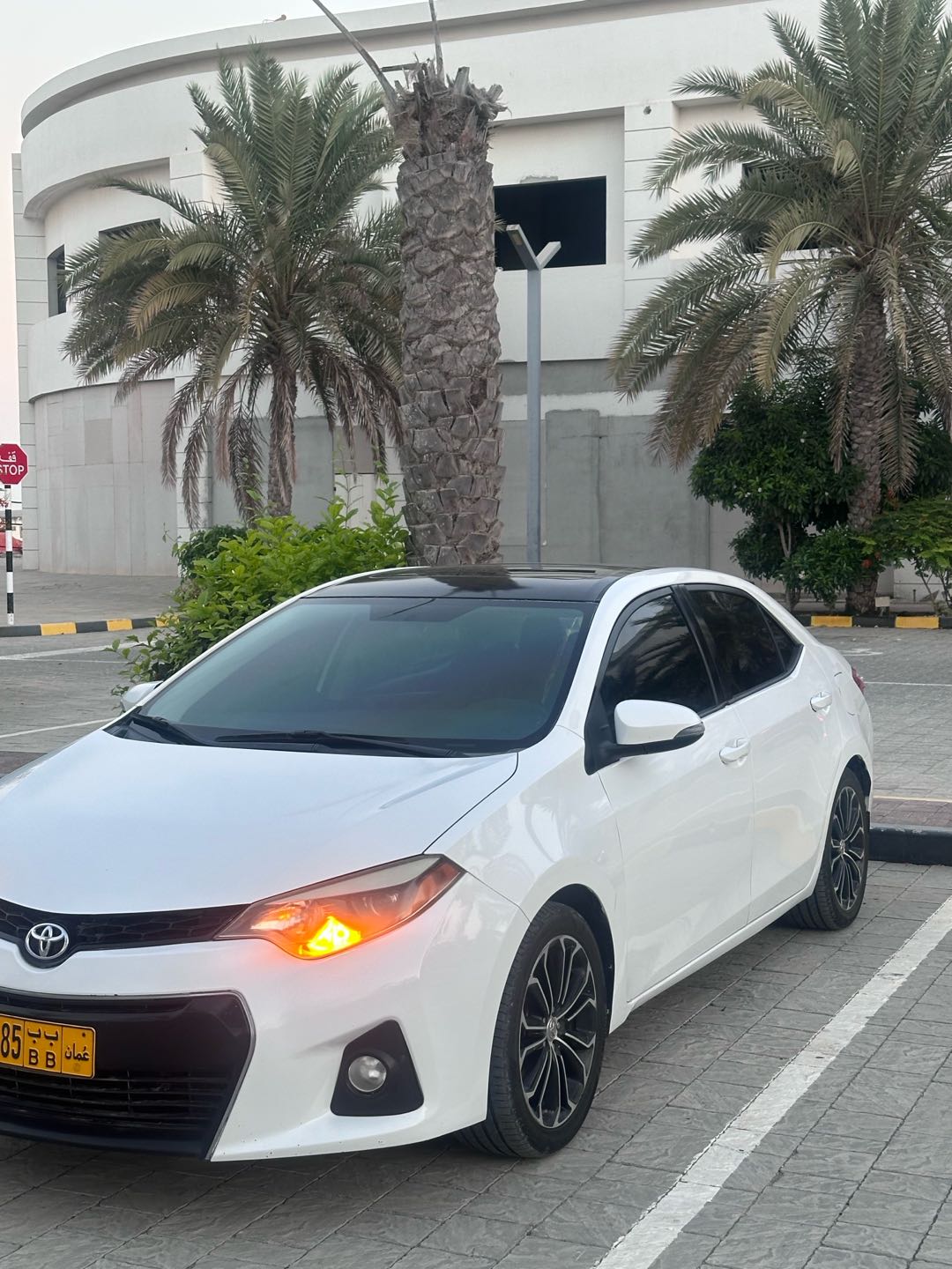Car Image 2014 TOYOTA COROLLA S