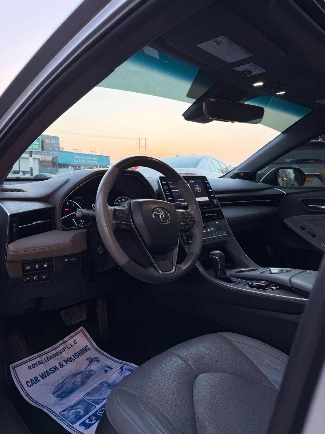 Car Image 2019 TOYOTA AVALON LIMITED