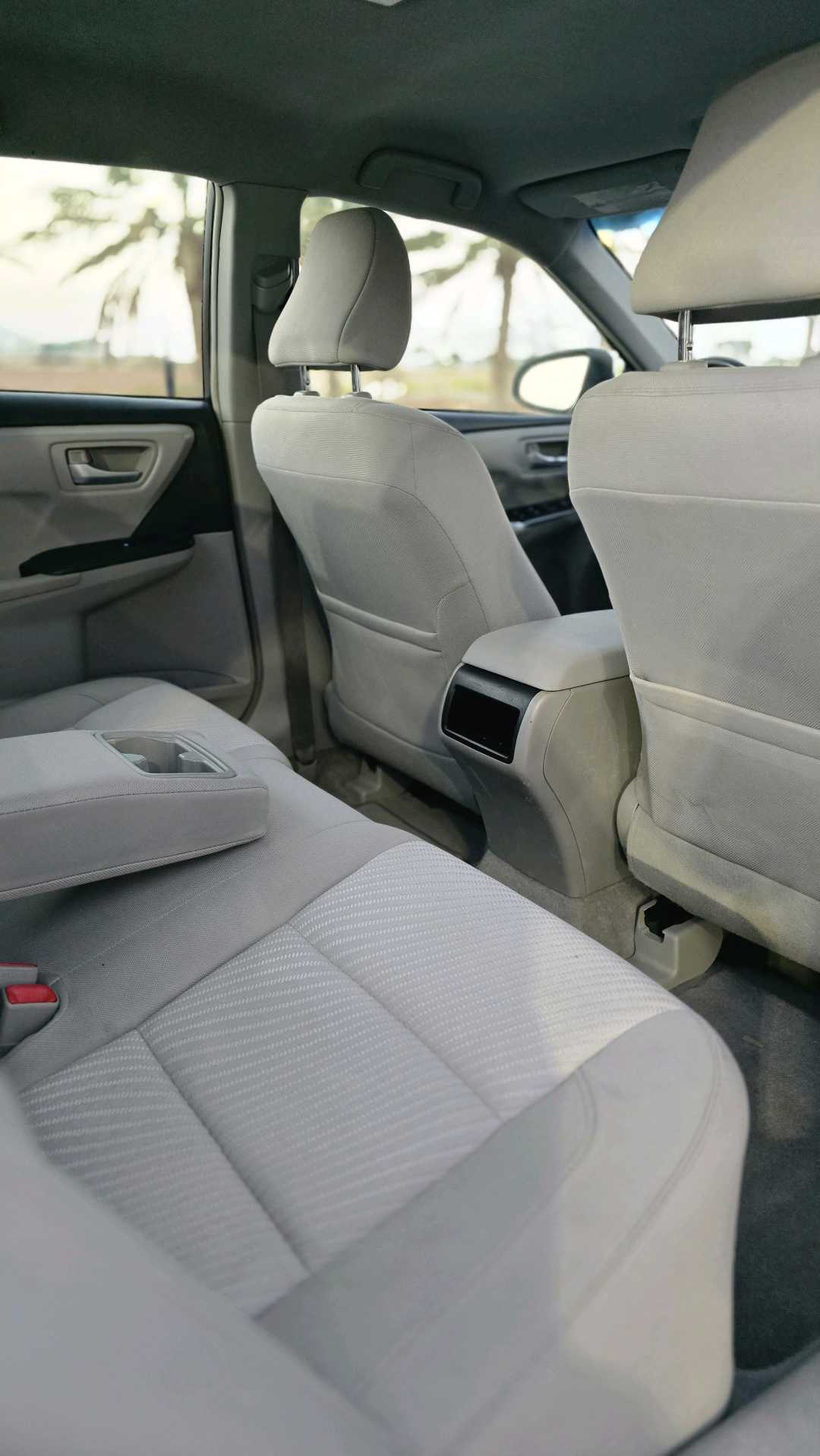 Car Image 2017 TOYOTA CAMRY LE