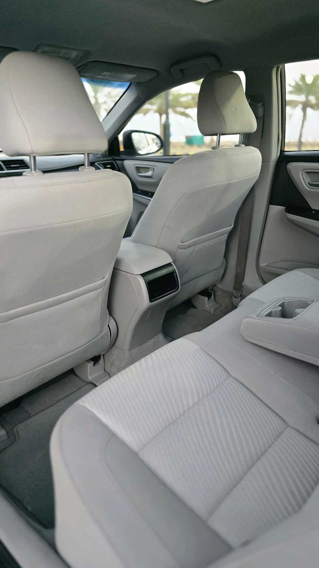 Car Image 2017 TOYOTA CAMRY LE