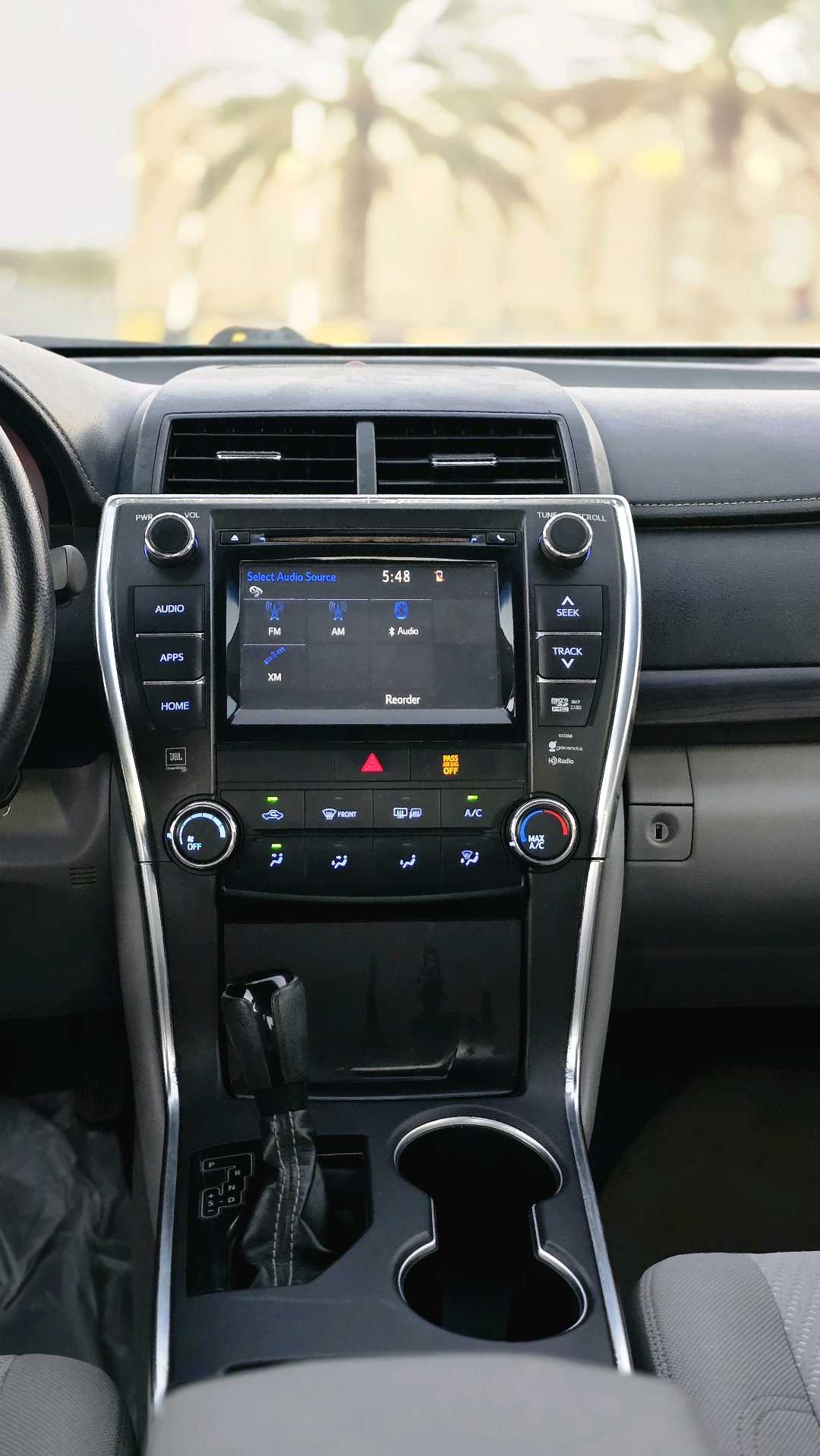 Car Image 2017 TOYOTA CAMRY LE