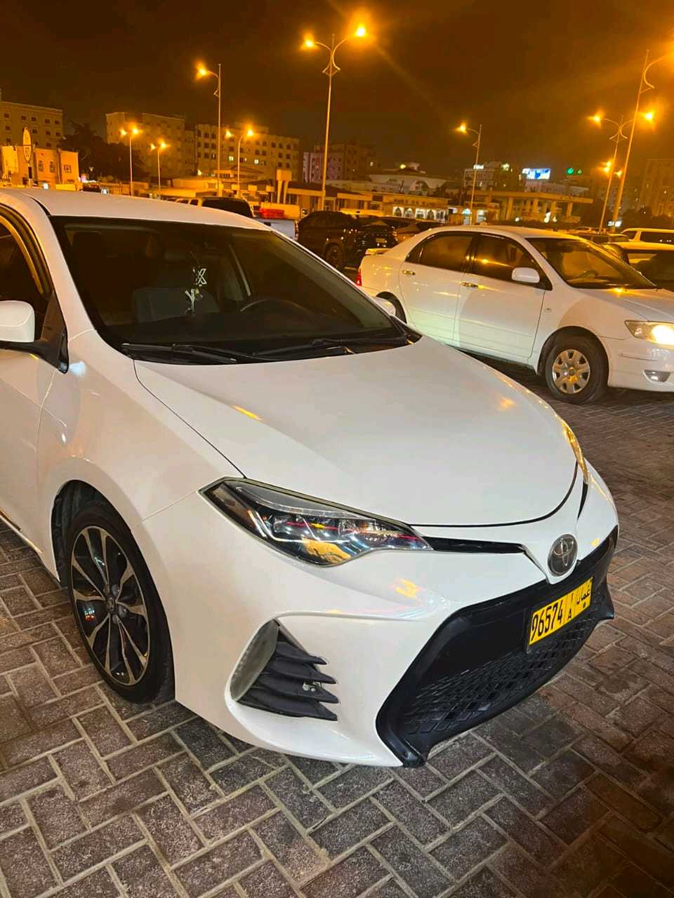 Car Image 2017 TOYOTA COROLLA SE