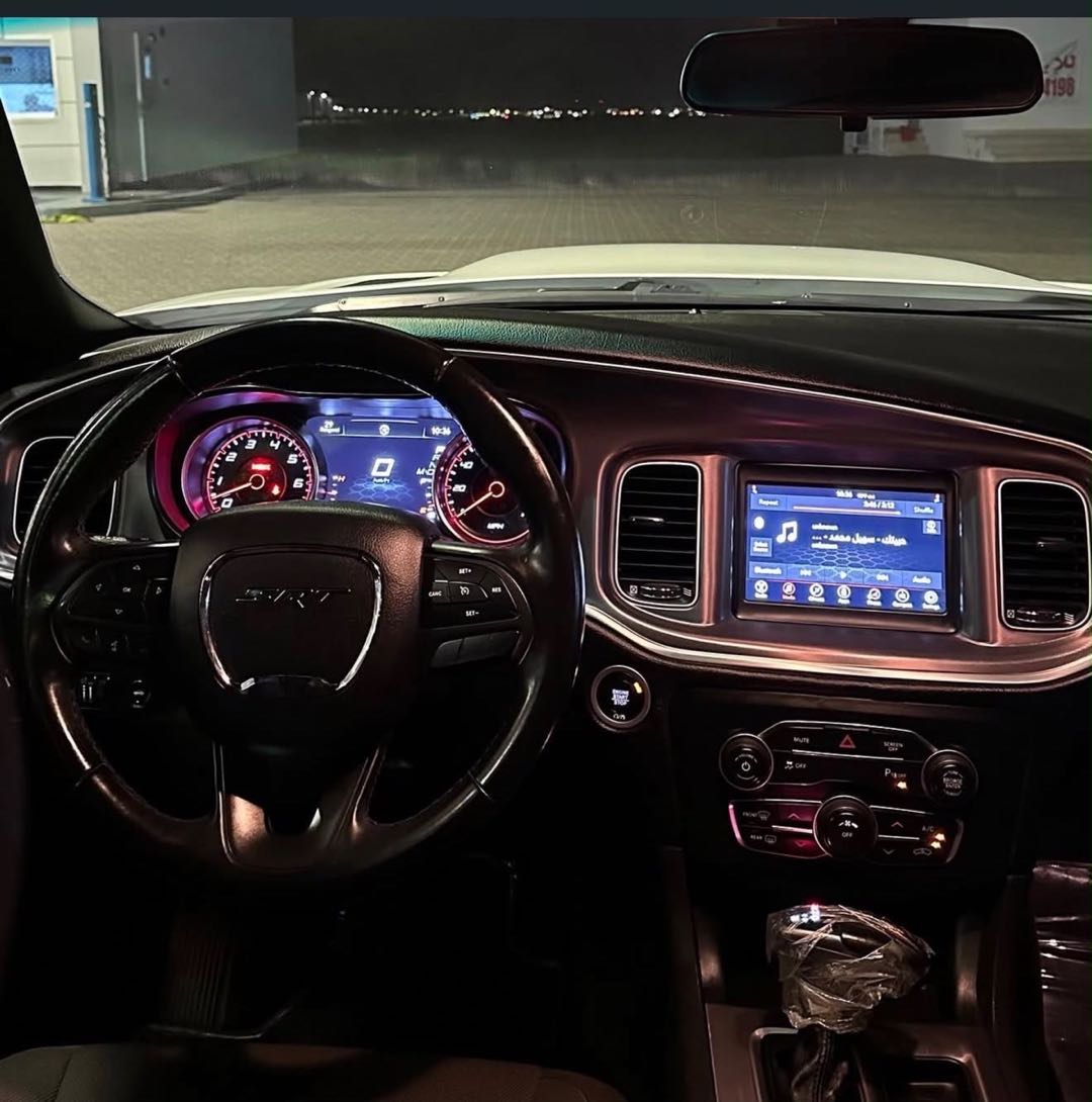 Car Image 2019 DODGE CHARGER SXT