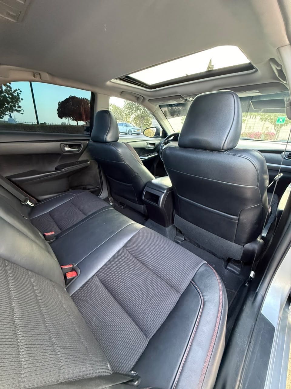 Car Image 2016 TOYOTA CAMRY SE