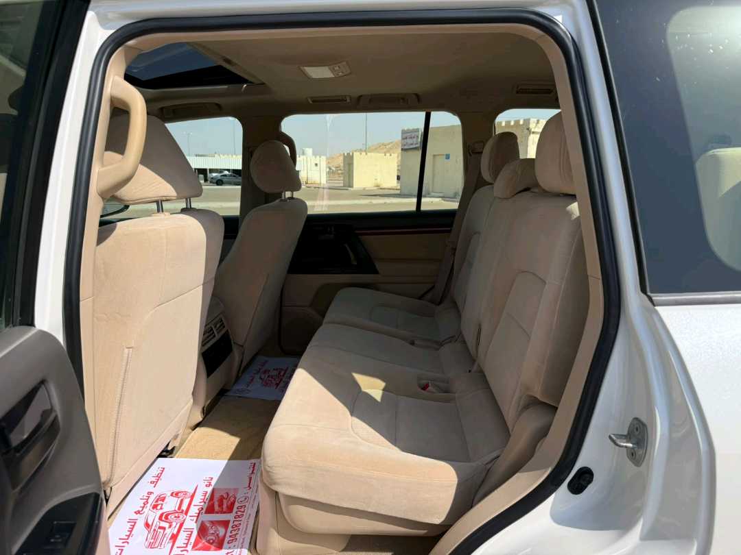 Car Image 2015 TOYOTA LAND CRUISER GX.R