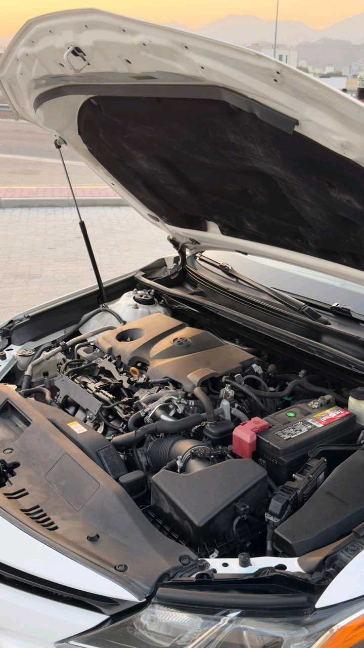 Car Image 2018 TOYOTA CAMRY LE