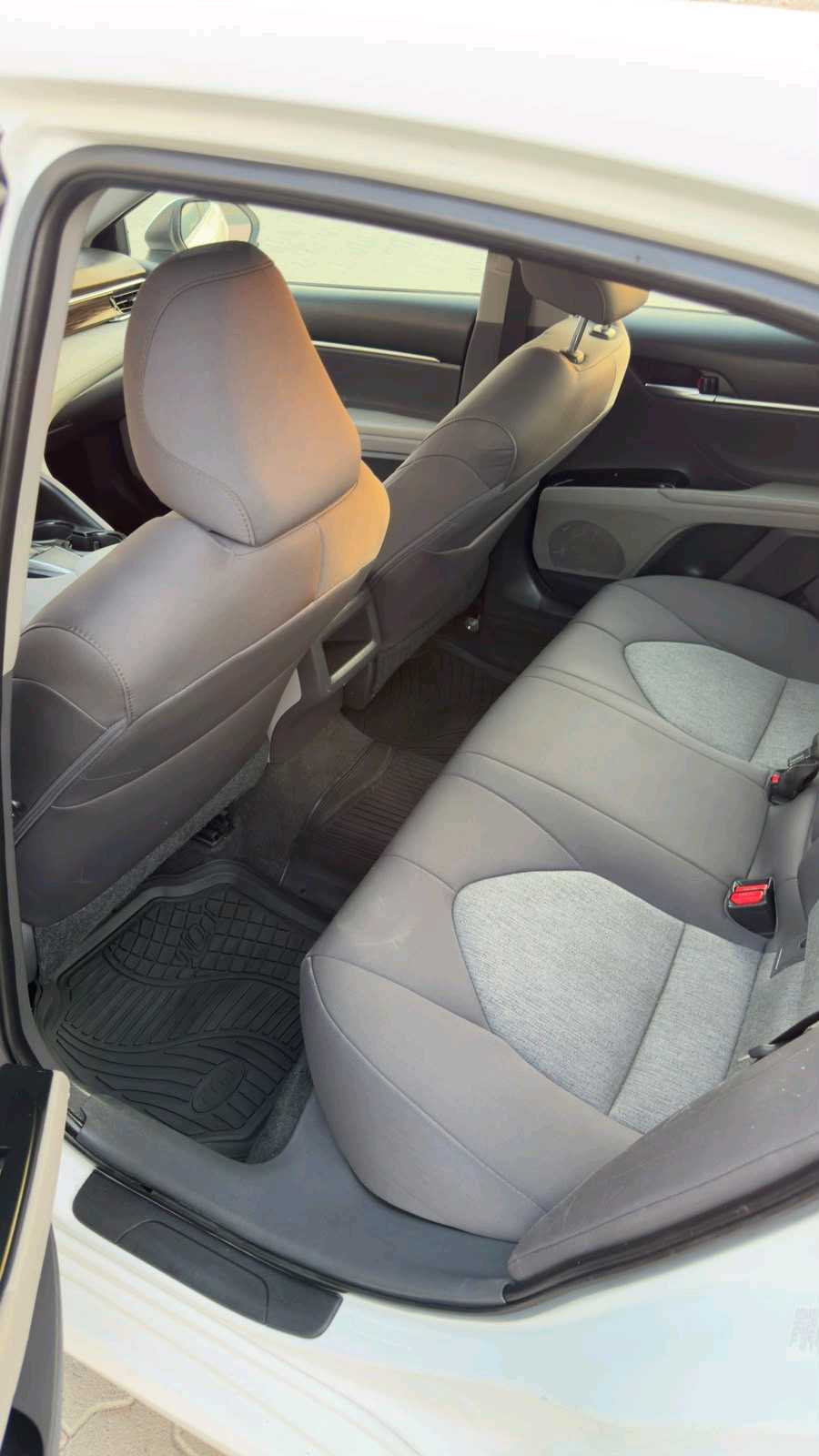 Car Image 2018 TOYOTA CAMRY LE