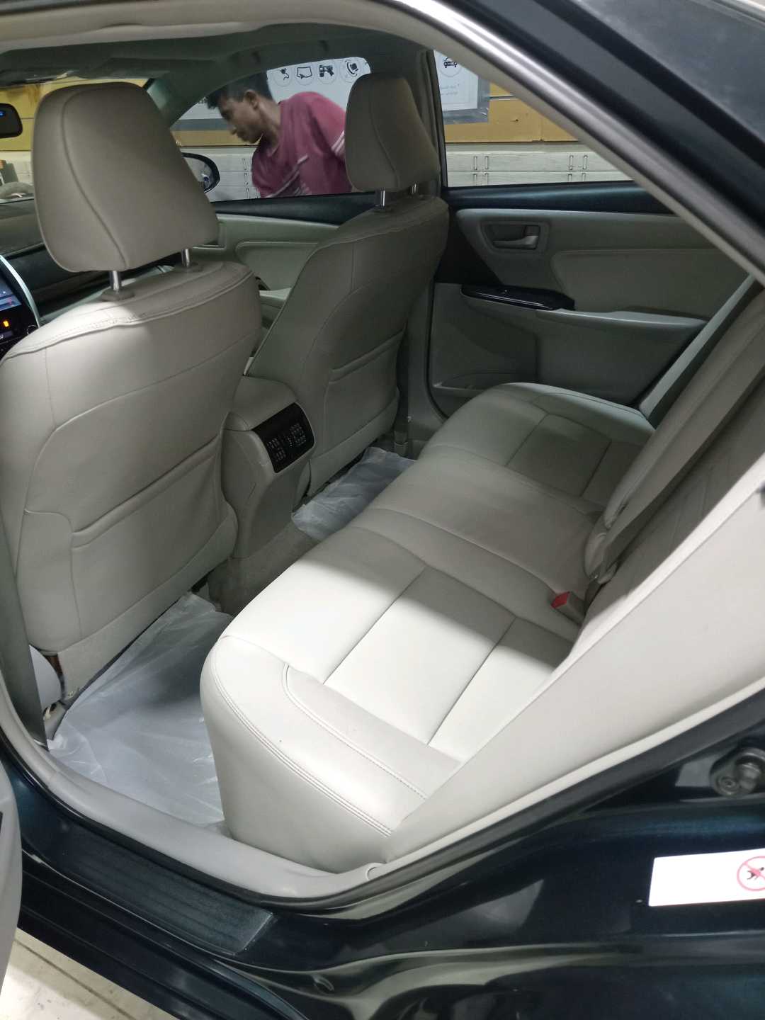 Car Image 2016 TOYOTA CAMRY XLE