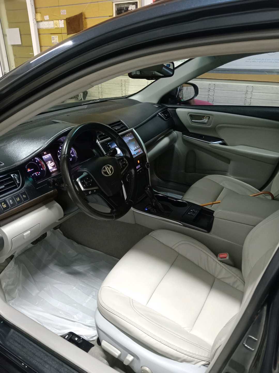 Car Image 2016 TOYOTA CAMRY XLE