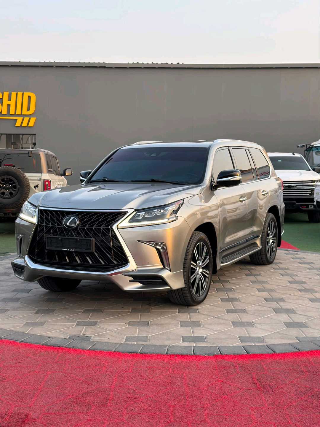 Car Image 2018 LEXUS LX 570