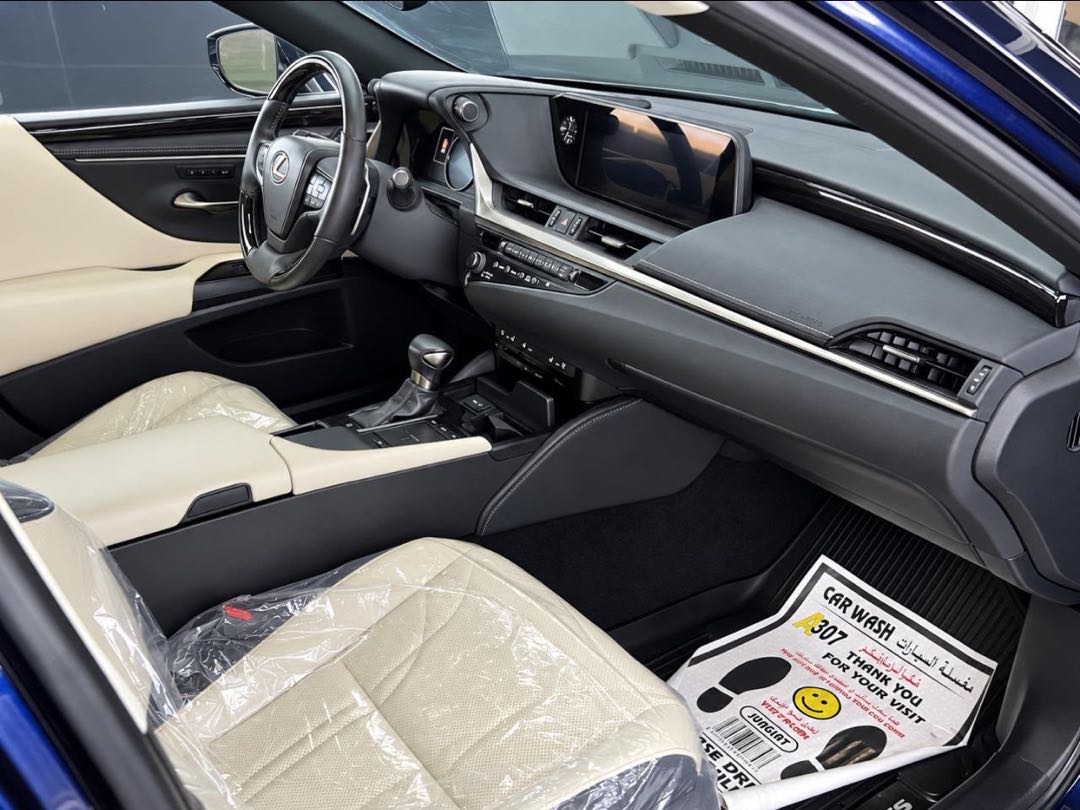 Car Image 2020 LEXUS ES 350
