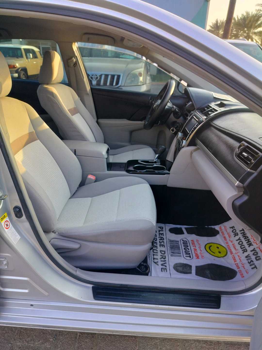 Car Image 2013 TOYOTA CAMRY LE