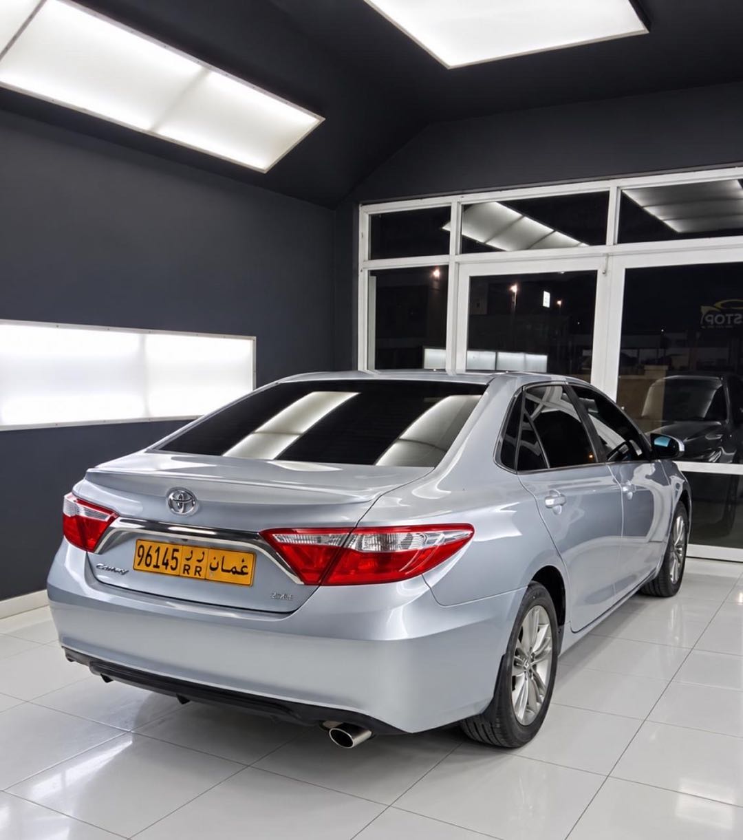 Car Image 2015 TOYOTA CAMRY SE