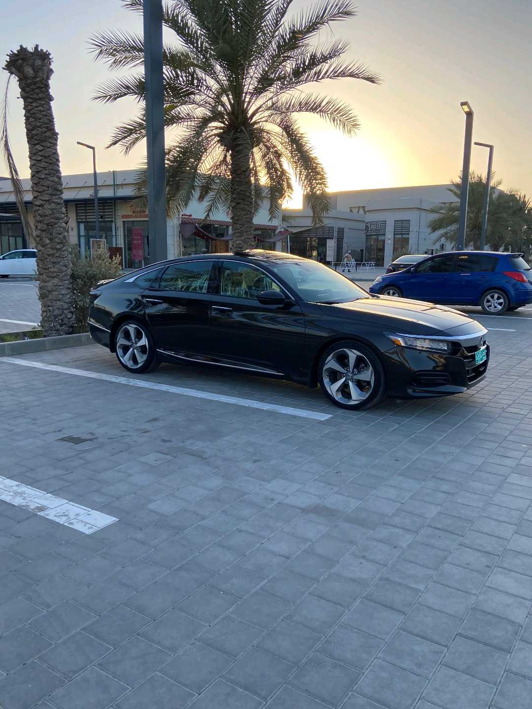 Car Image 2018 HONDA ACCORD TOURING