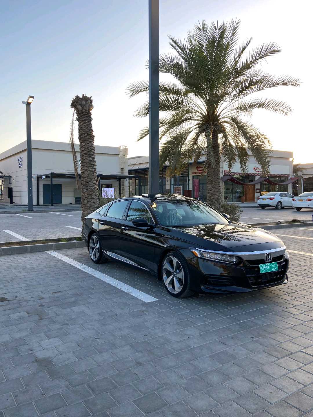 Car Image 2018 HONDA ACCORD TOURING