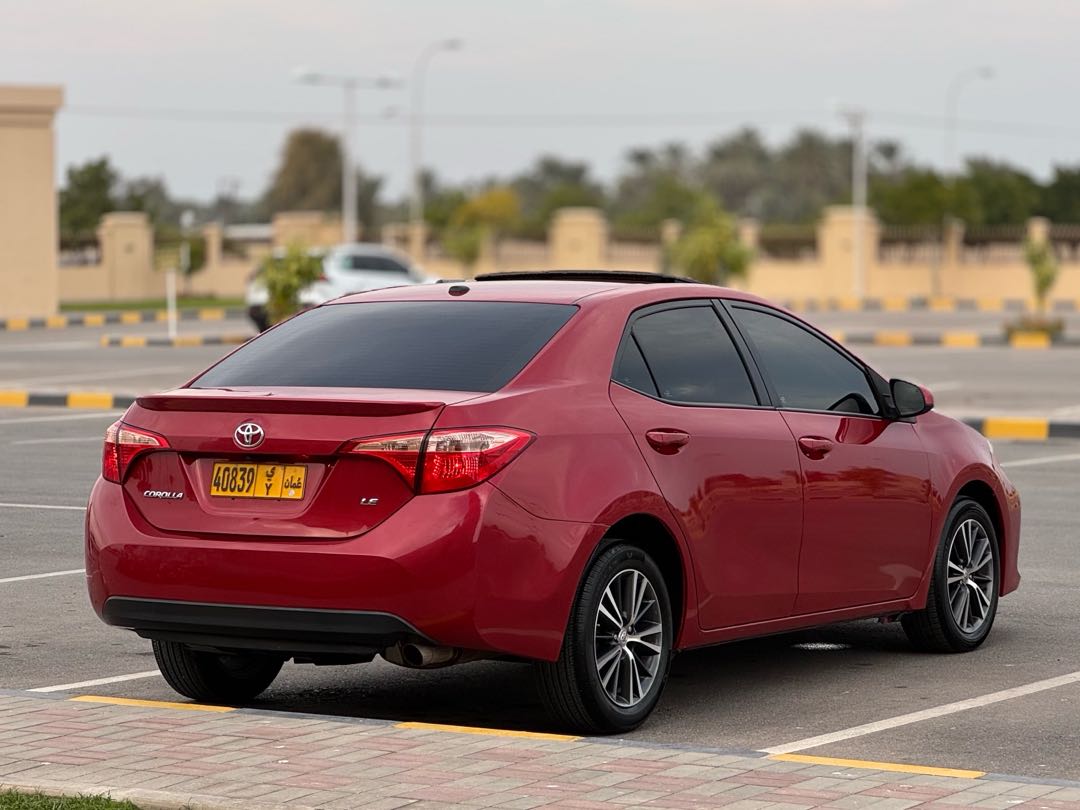 Car Image 2017 TOYOTA COROLLA LE