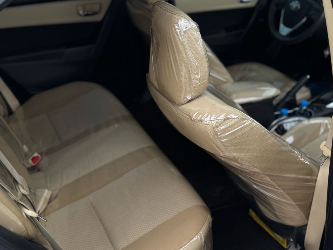 Car Image 2017 TOYOTA COROLLA LE