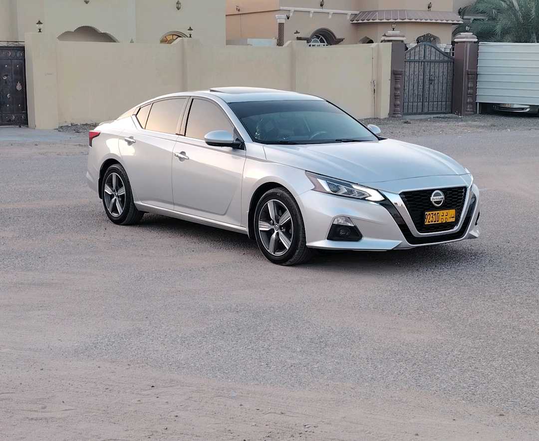 Car Image 2019 NISSAN ALTIMA SV