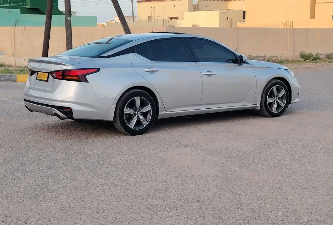 Car Image 2019 NISSAN ALTIMA SV