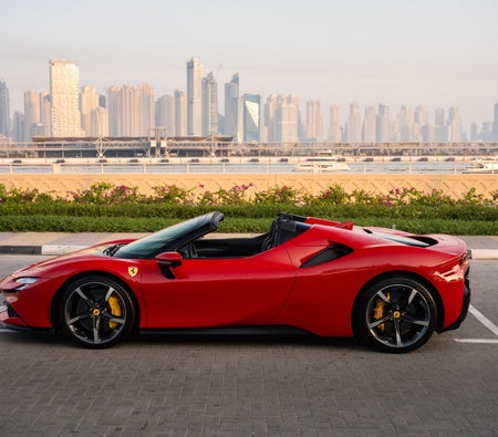 فيراري SF90 2023