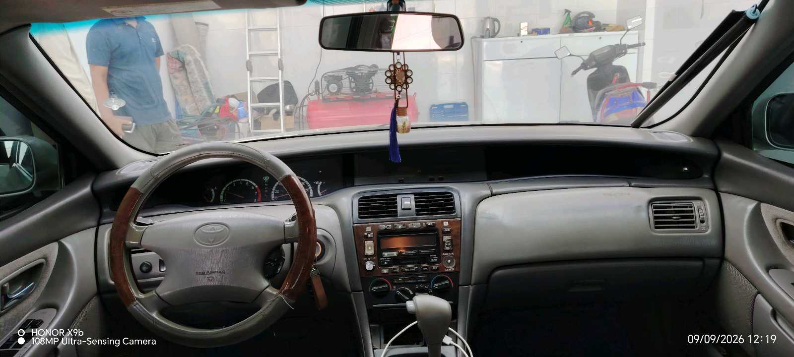 Car Image 2000 TOYOTA AVALON XL