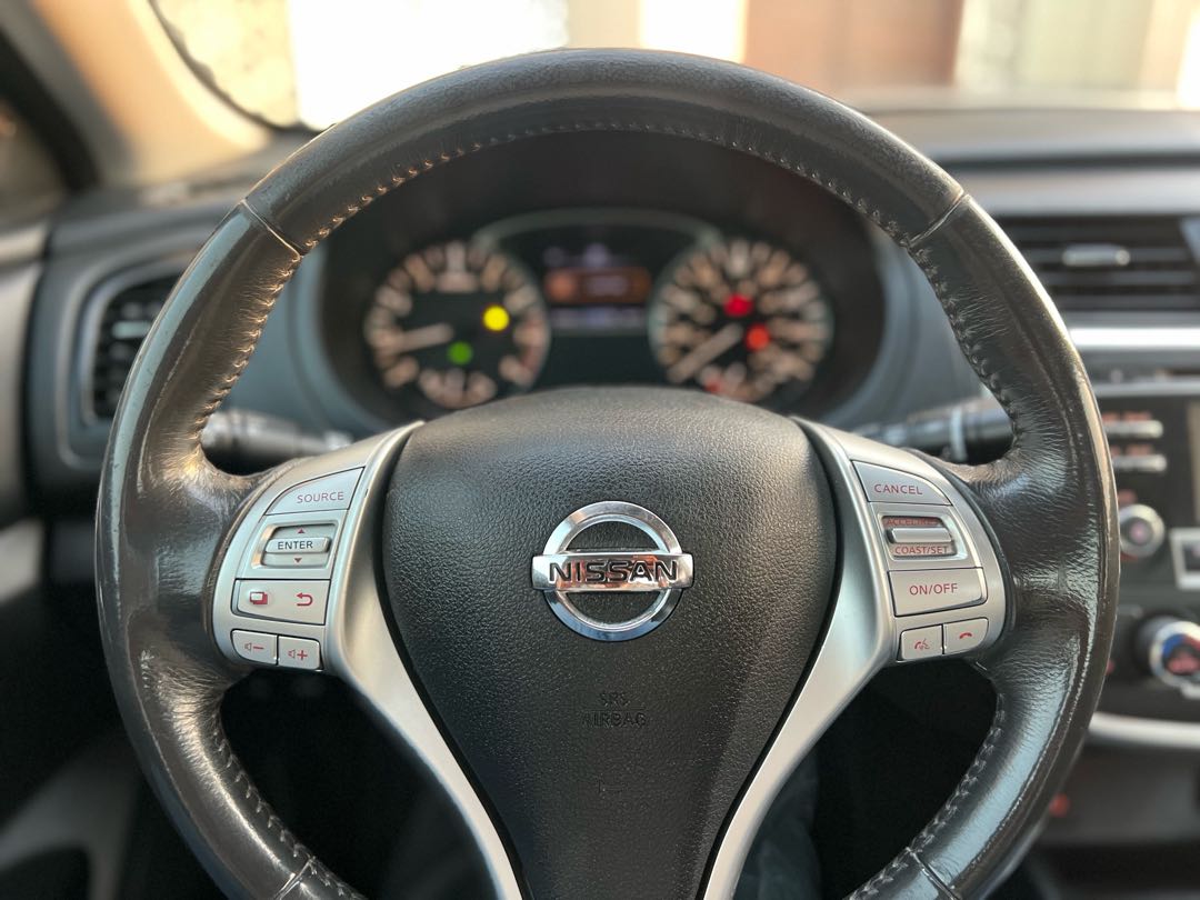 Car Image 2017 NISSAN ALTIMA SV