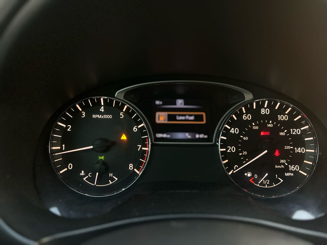 Car Image 2017 NISSAN ALTIMA SV
