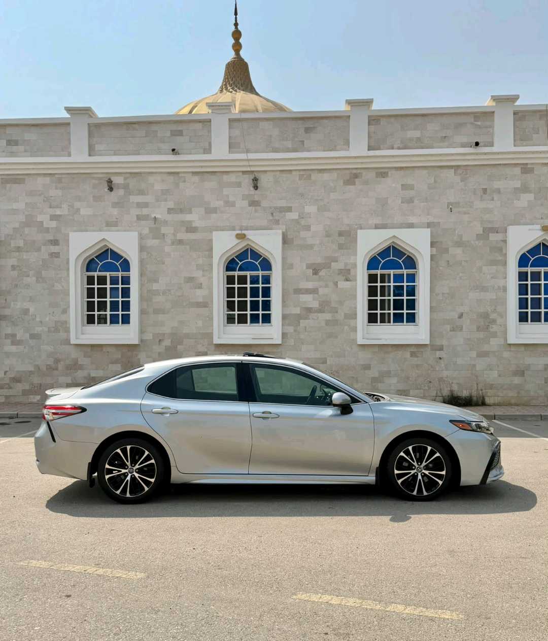 Car Image 2018 TOYOTA CAMRY SE