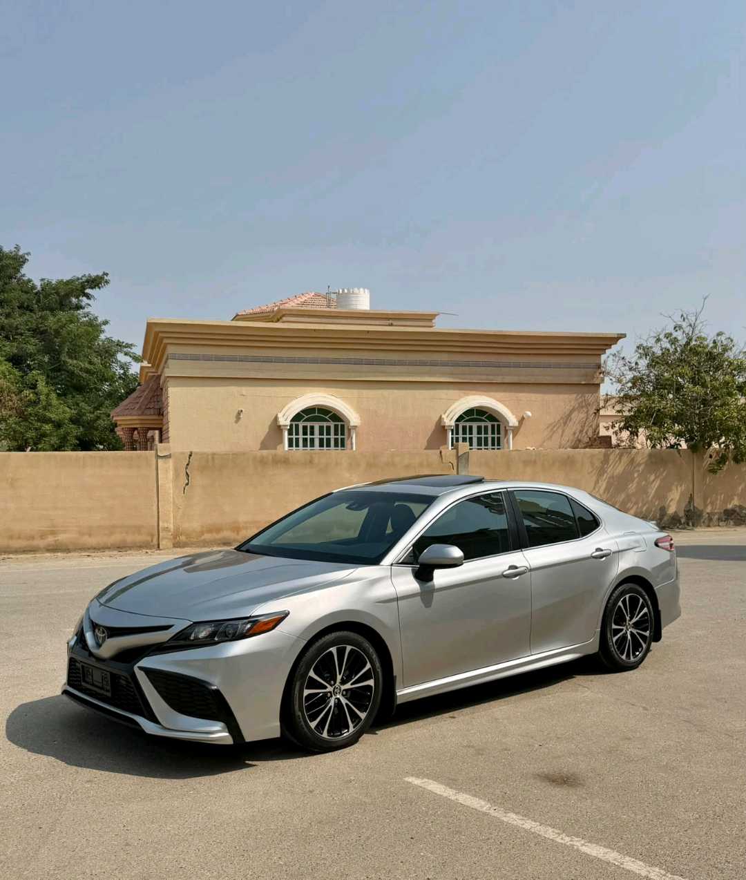 Car Image 2018 TOYOTA CAMRY SE