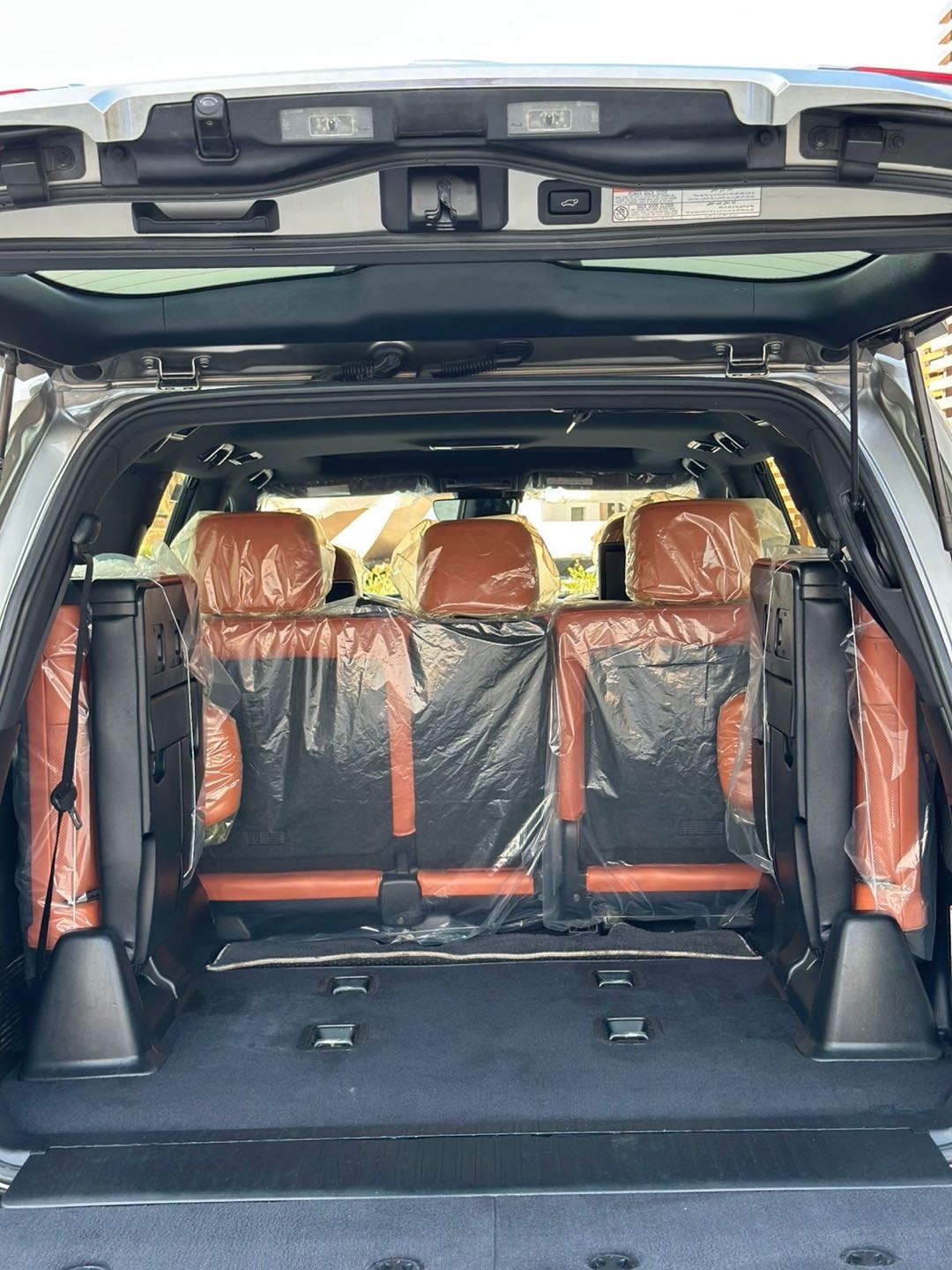 Car Image 2018 LEXUS LX 570