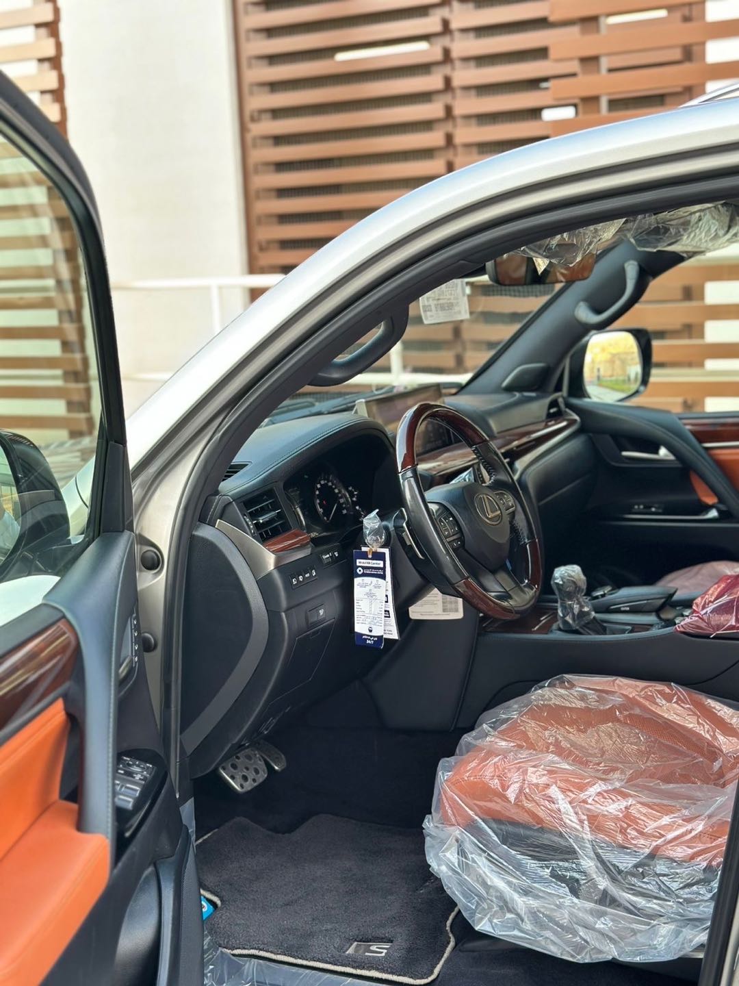 Car Image 2018 LEXUS LX 570