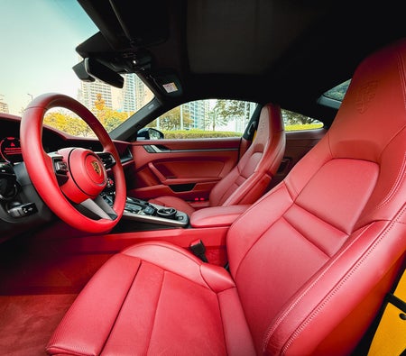 PORSCHE 911 2025