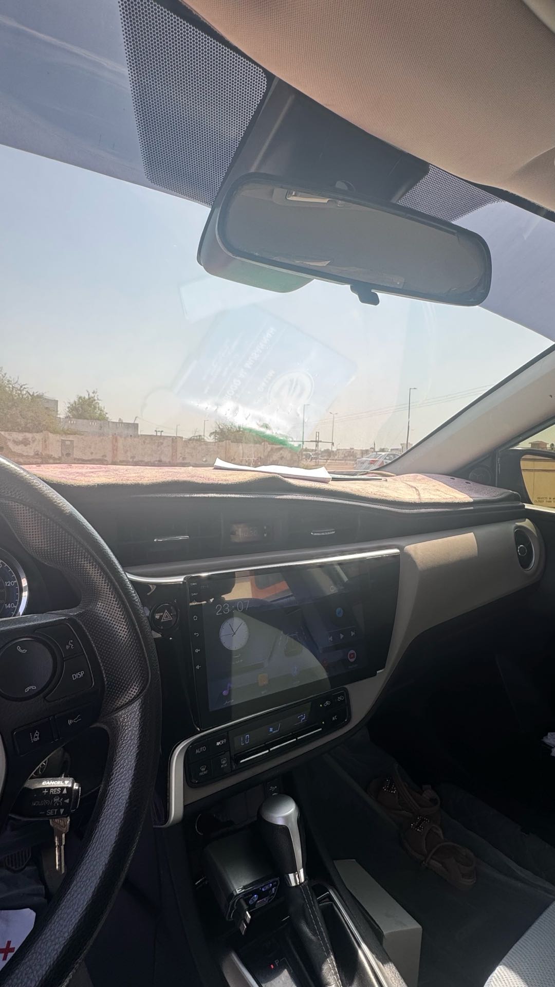 Car Image 2019 TOYOTA COROLLA LE