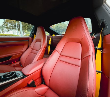 PORSCHE 911 2025