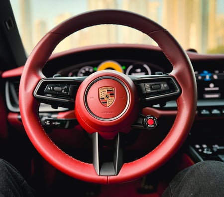 PORSCHE 911 2025