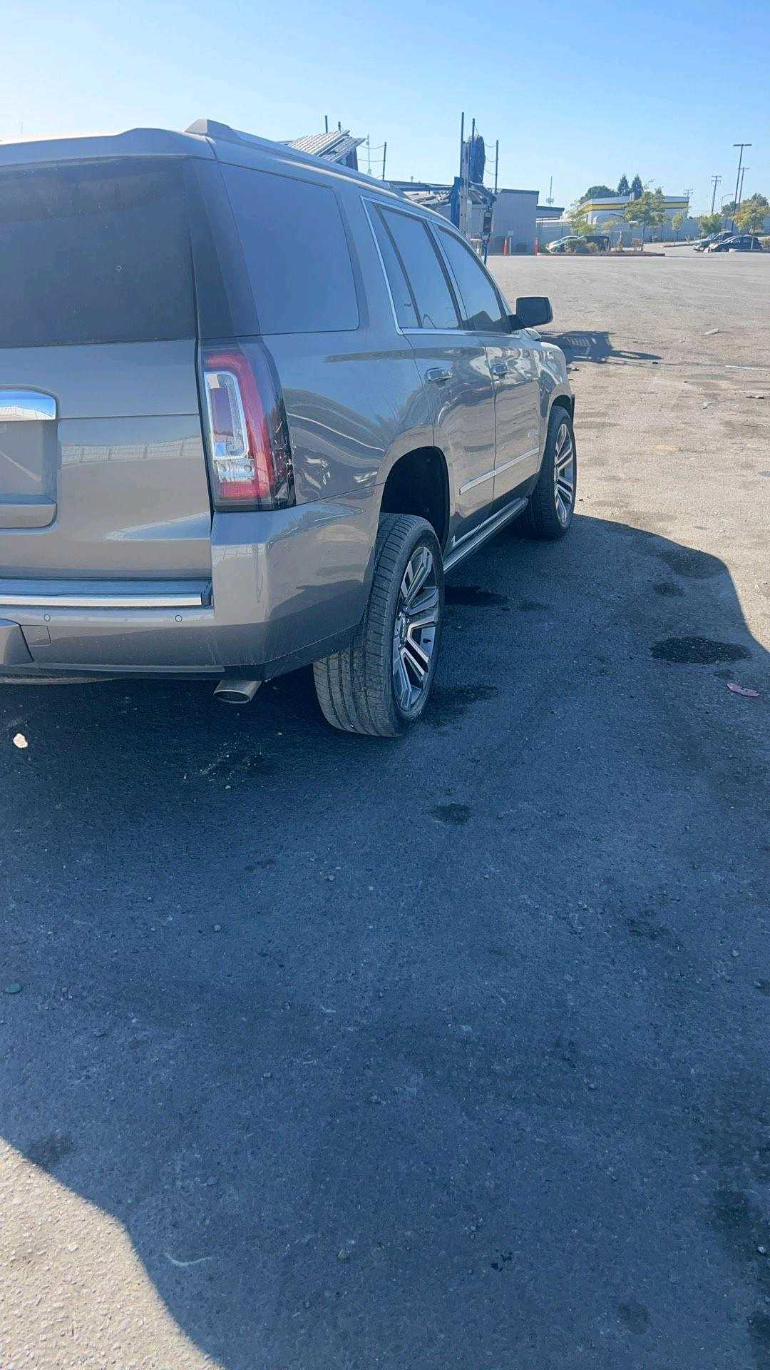 Car Image 2019 GMC YUKON