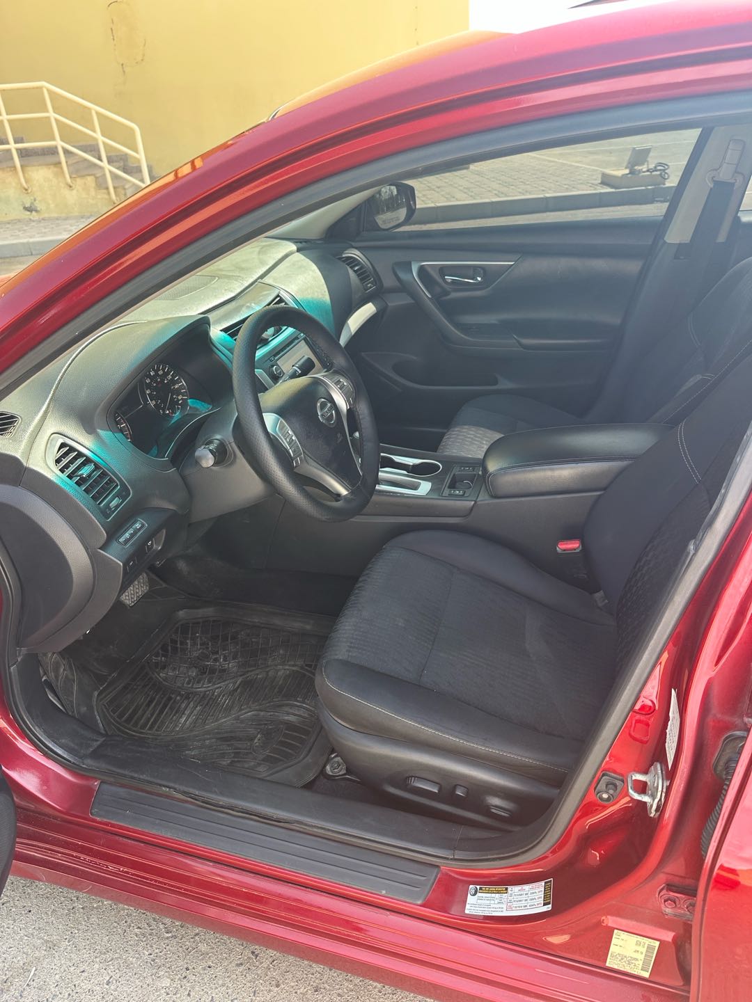 Car Image 2017 NISSAN ALTIMA SV