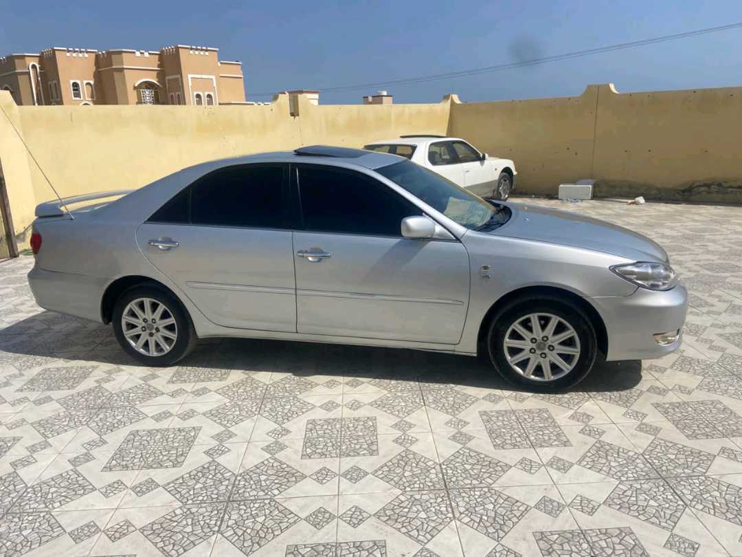 Car Image 2003 TOYOTA CAMRY GLX