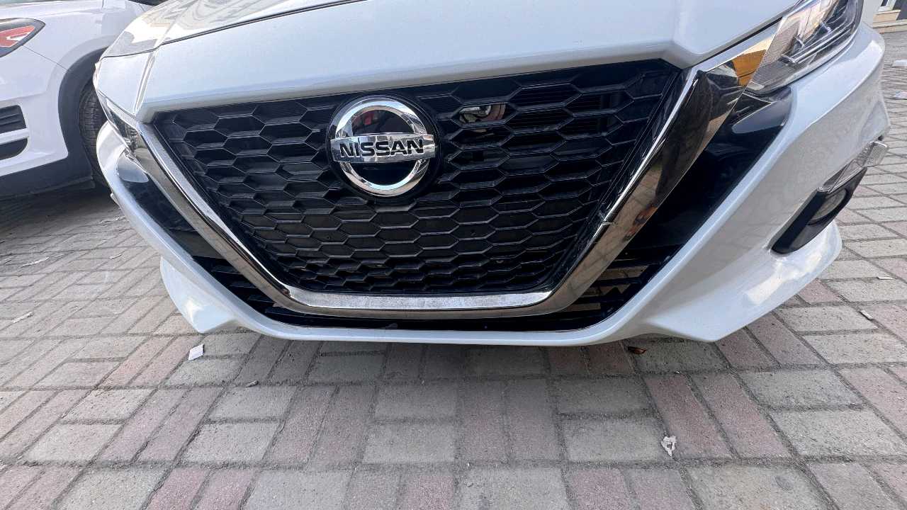 Car Image 2021 NISSAN ALTIMA SV