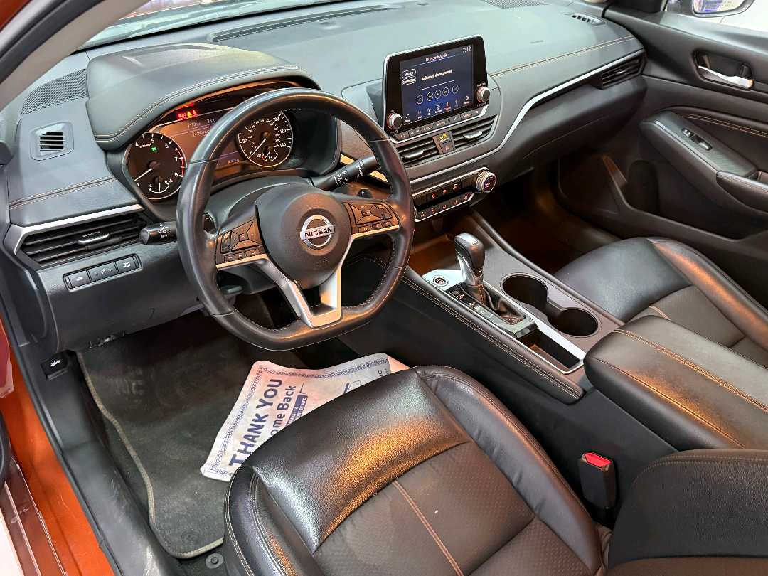 Car Image 2022 NISSAN ALTIMA SR