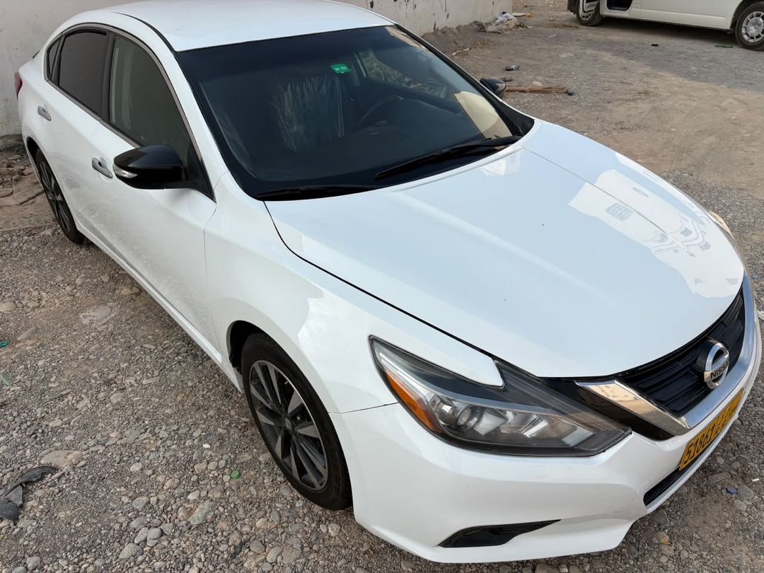 Car Image 2018 NISSAN ALTIMA SL